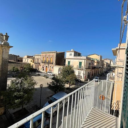 Casa Crispi Hotel Noto Kültér fotó