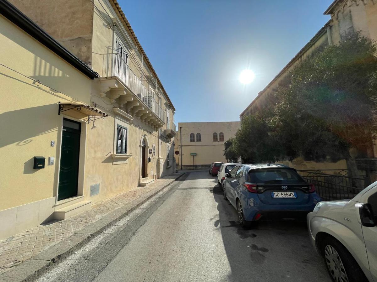 Casa Crispi Hotel Noto Kültér fotó