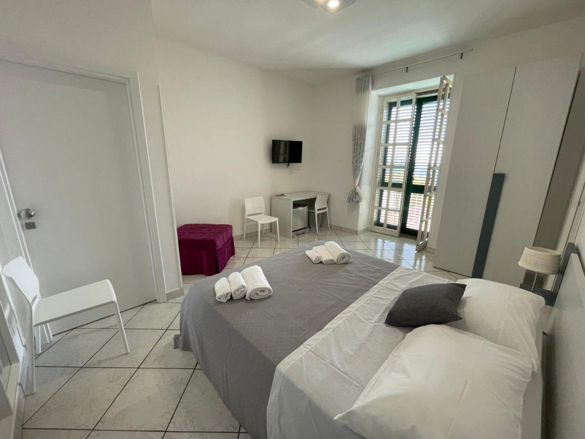 Casa Crispi Hotel Noto Kültér fotó