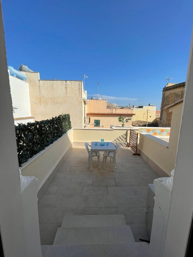 Casa Crispi Hotel Noto Kültér fotó